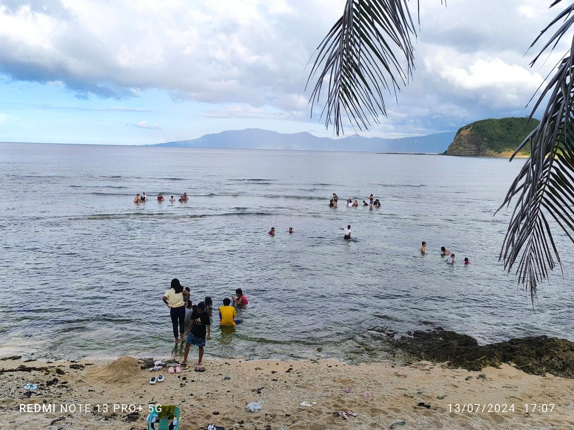 Jay Henry Transient Beach House, B Pagudpud, Blue Lagoon Beach Apartment Exterior photo